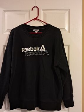 Reebok Men’s Black Logo Crewneck  Size XLarge Tall Sweat Shirt